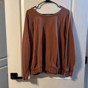 Universal threads crewneck